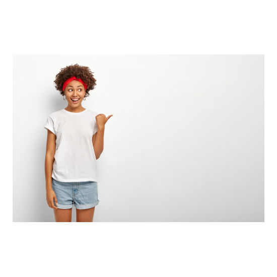 1397 Girl White Background Thumbnail